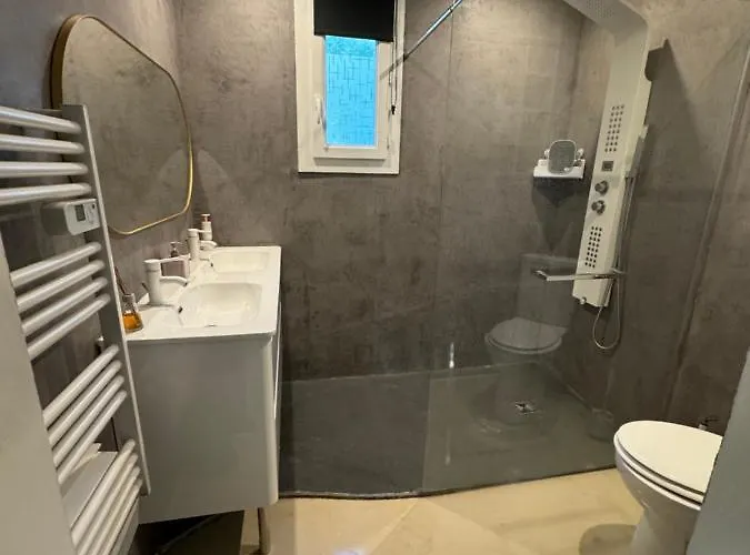 Du Parc De Vaugrenier *